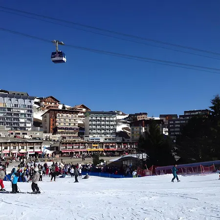 Au Pied Des Pistes * لا مونجي